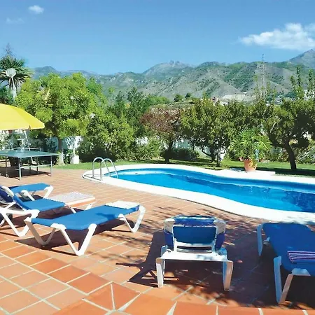 Sleeps 6 Pool Air Con Wifi Nerja