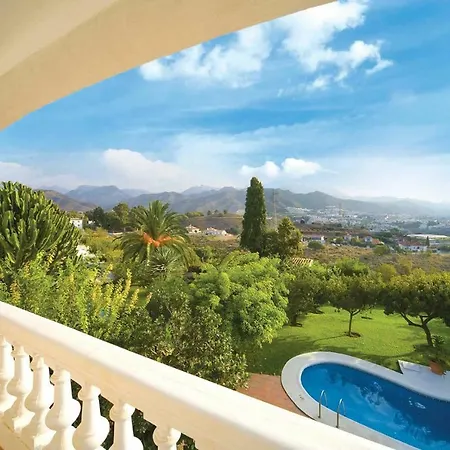 Villa Sleeps 6 Pool Air Con Wifi