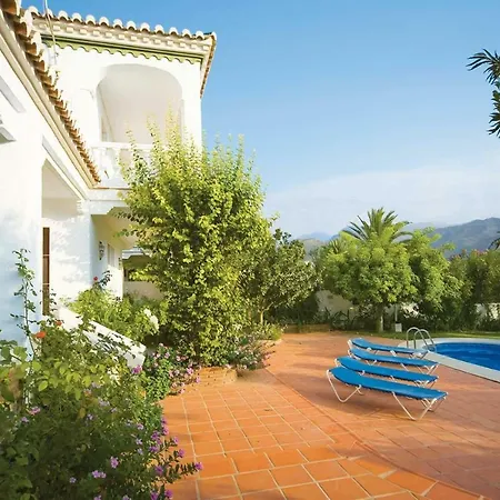 Villa Sleeps 6 Pool Air Con Wifi